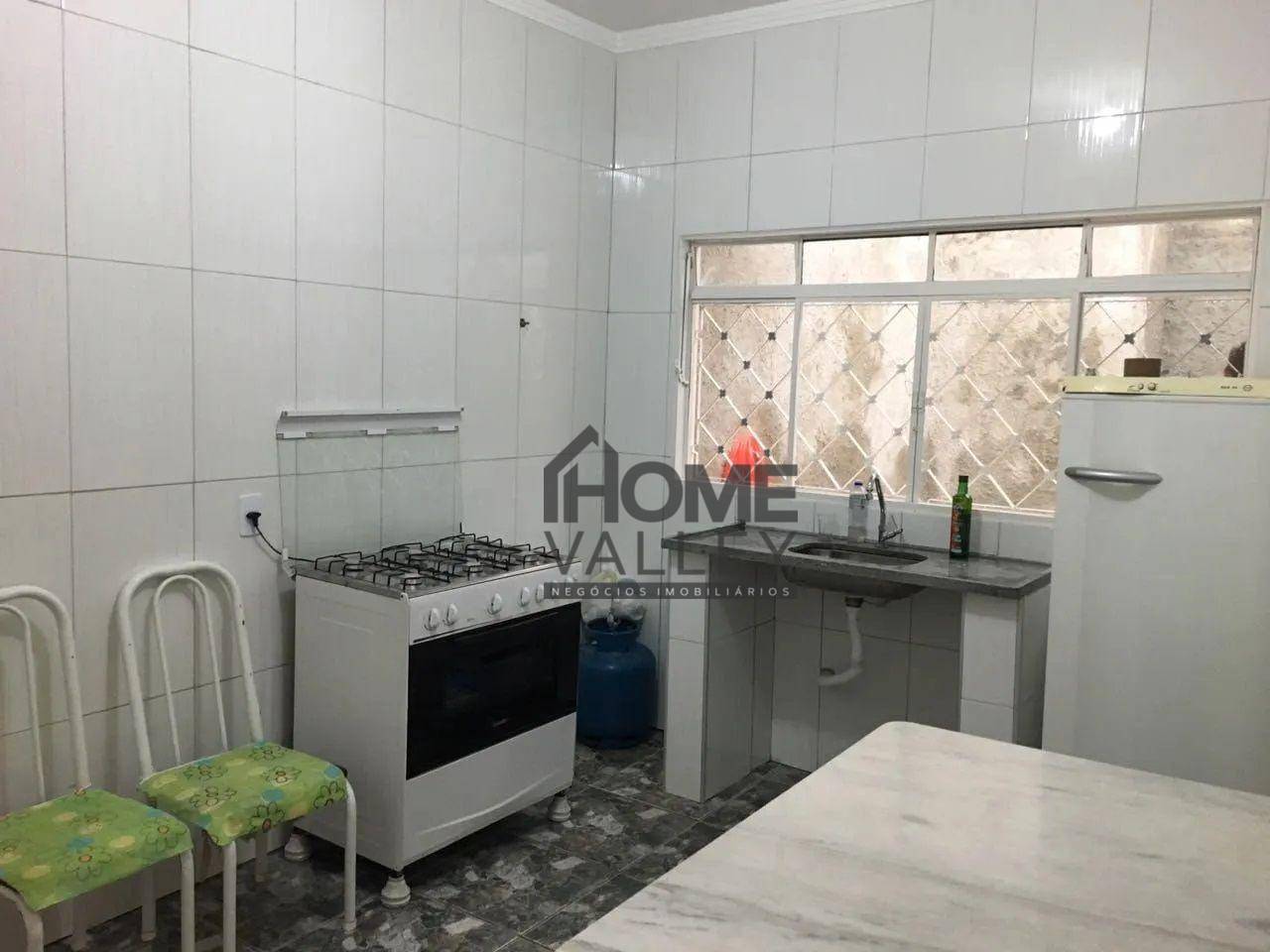 Casa à venda com 2 quartos, 250m² - Foto 3