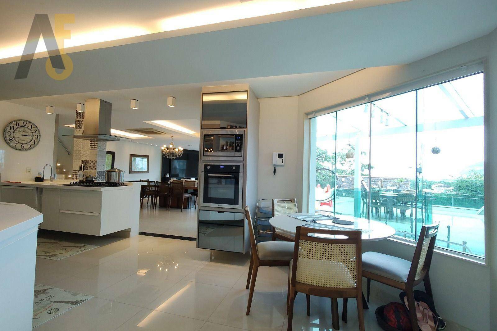 Casa de Condomínio à venda com 4 quartos, 298m² - Foto 5