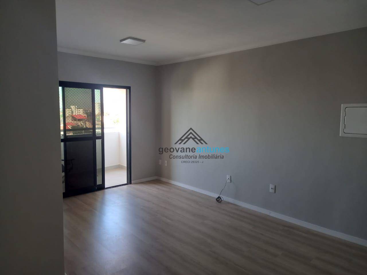 Apartamento à venda com 3 quartos, 115m² - Foto 1