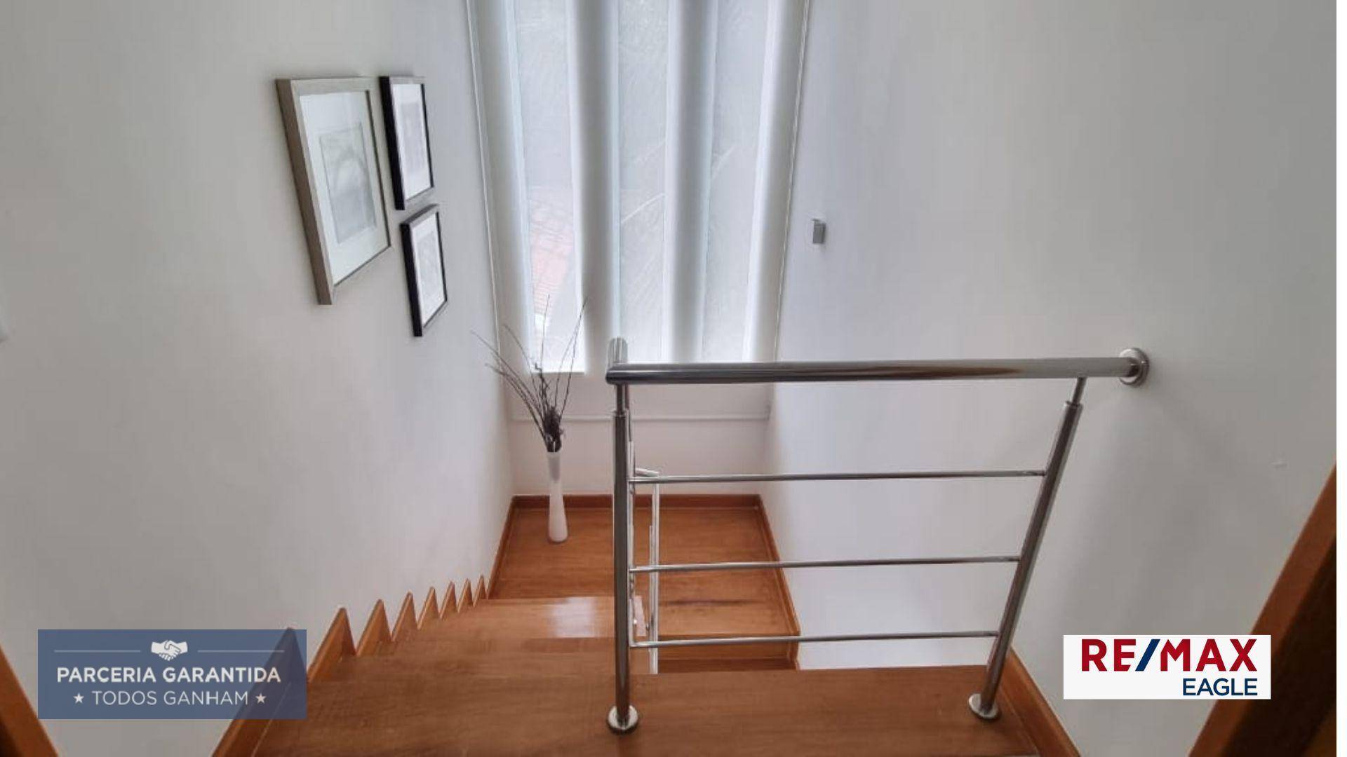 Casa à venda com 4 quartos, 320m² - Foto 9