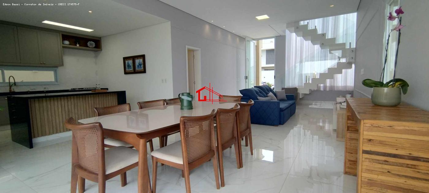 Casa de Condomínio à venda com 4 quartos, 271m² - Foto 4