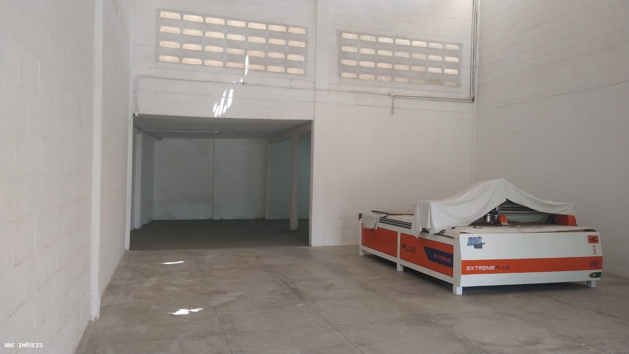 Depósito-Galpão-Armazém à venda com 1 quarto, 300m² - Foto 13