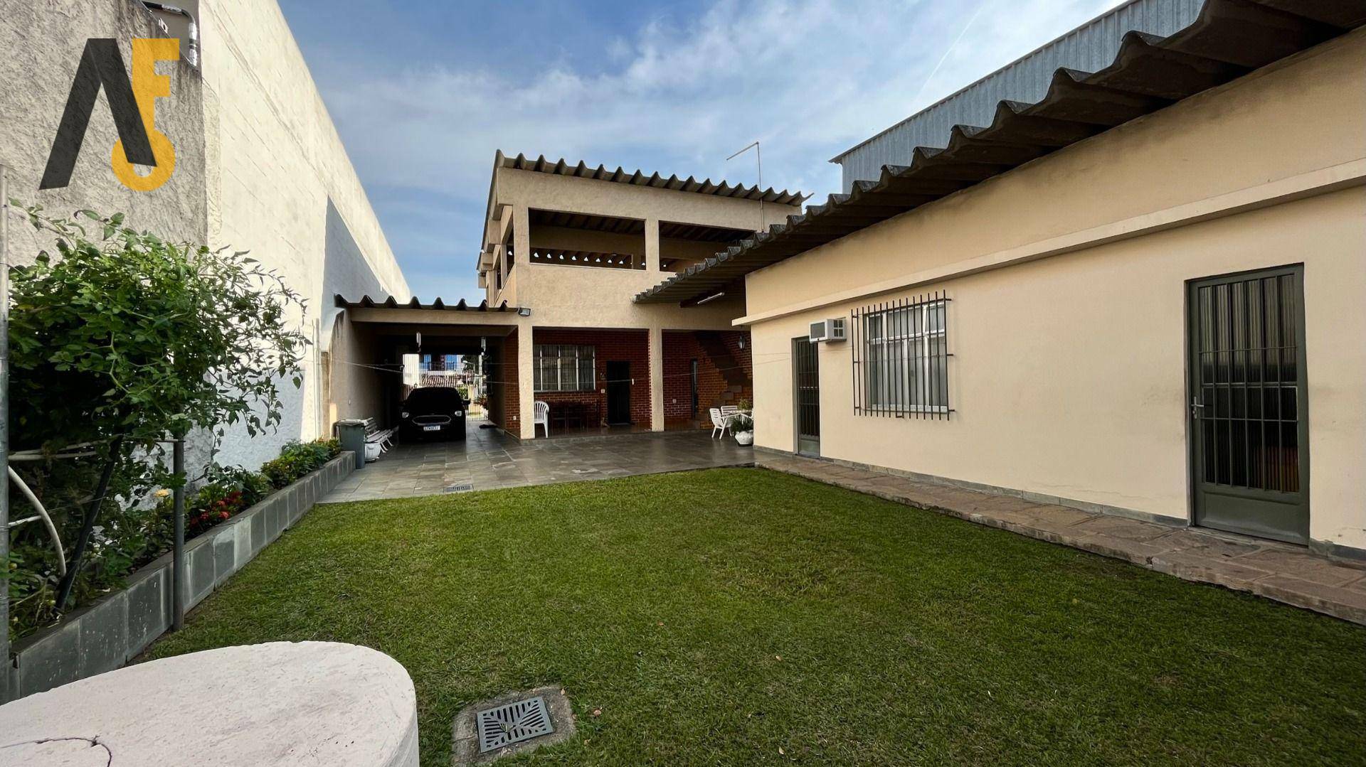 Casa à venda com 5 quartos, 426m² - Foto 4