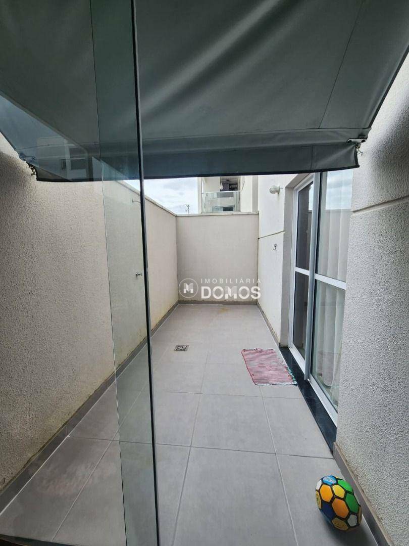 Apartamento à venda com 2 quartos, 75m² - Foto 12