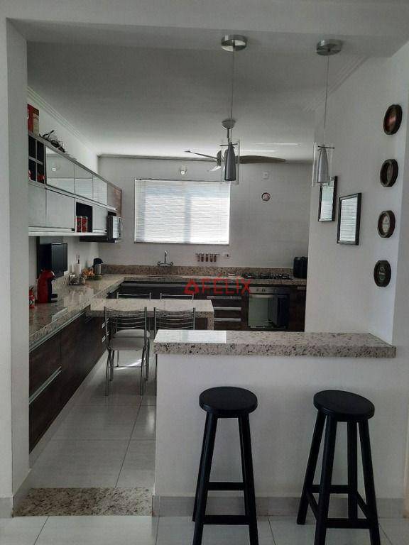 Sobrado para alugar com 3 quartos, 340m² - Foto 7