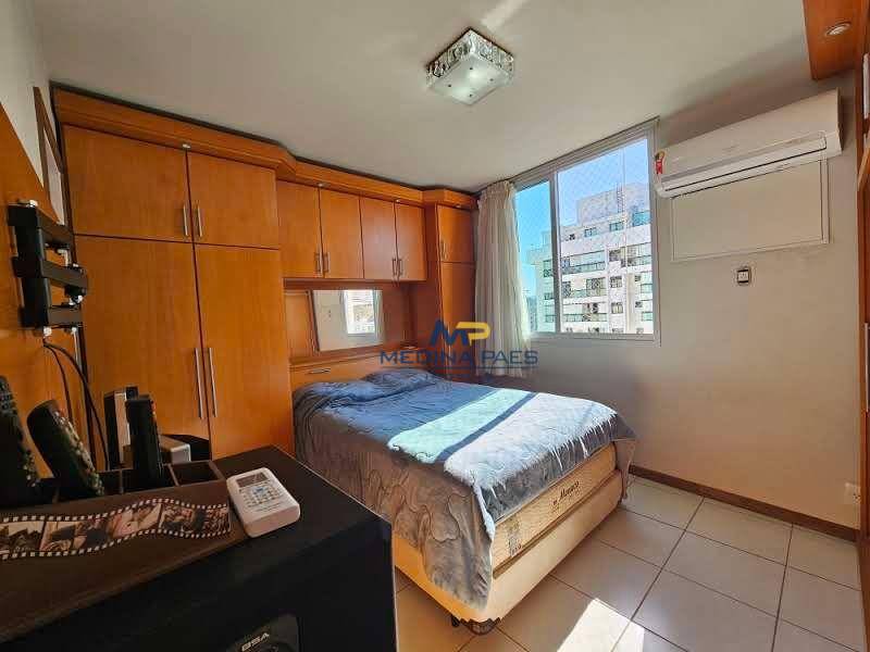 Apartamento à venda com 2 quartos, 75m² - Foto 11