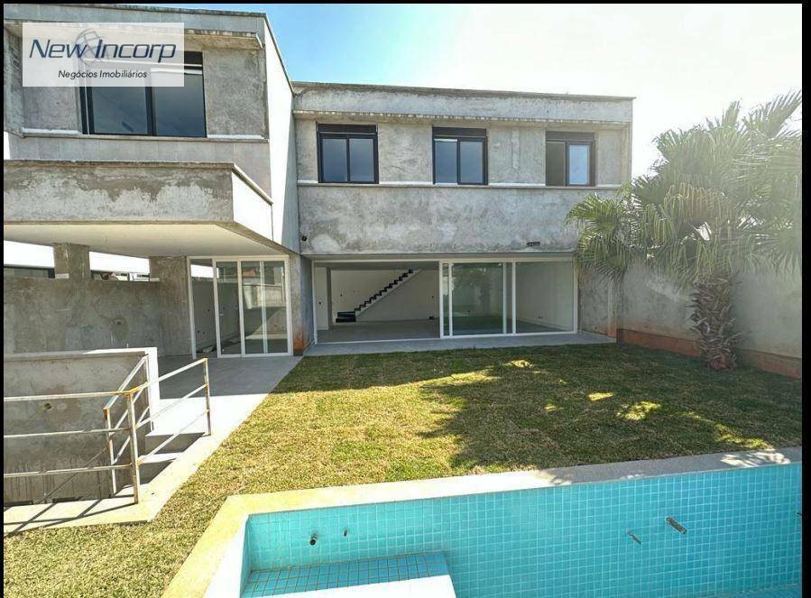 Casa de Condomínio à venda com 4 quartos, 450m² - Foto 1