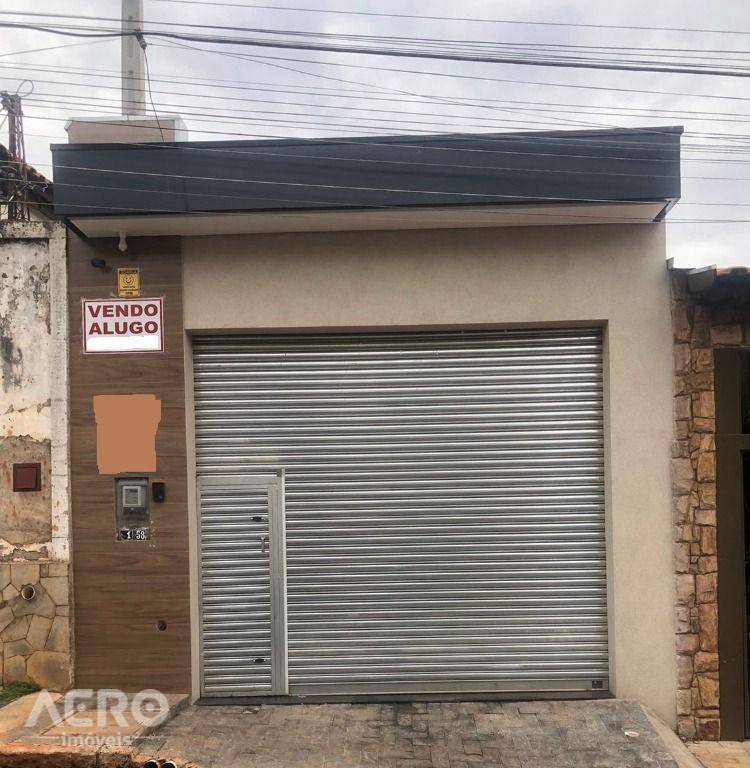 Casa à venda e aluguel com 2 quartos, 120m² - Foto 1