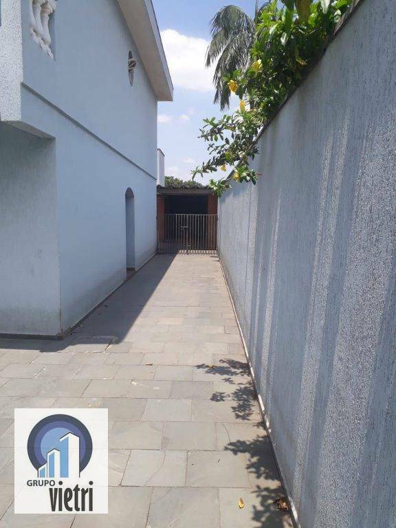 Sobrado à venda com 3 quartos, 200m² - Foto 8