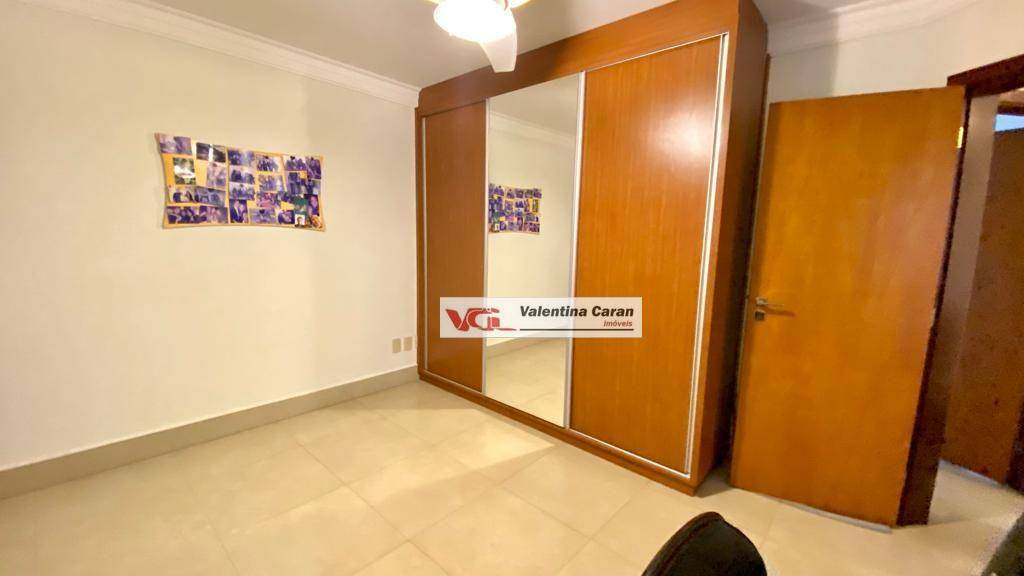 Chácara à venda com 4 quartos, 916m² - Foto 15