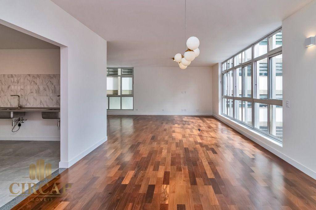 Apartamento à venda com 3 quartos, 270m² - Foto 1