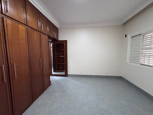 Apartamento para alugar com 3 quartos, 200m² - Foto 2