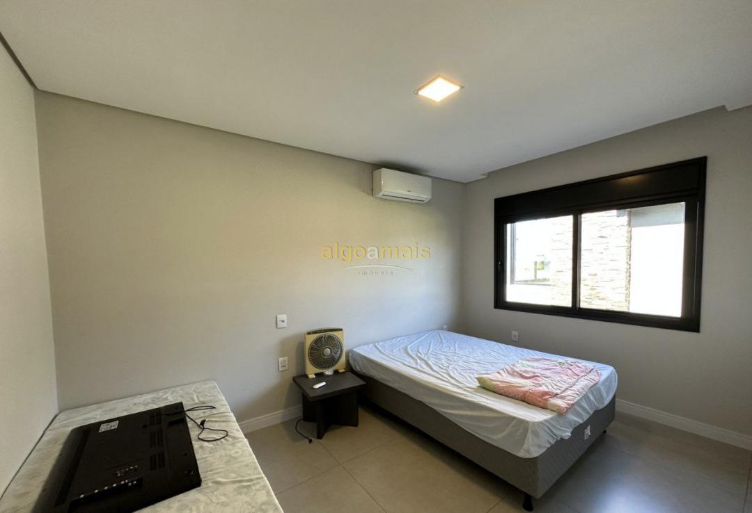 Casa de Condomínio à venda com 4 quartos, 270m² - Foto 13