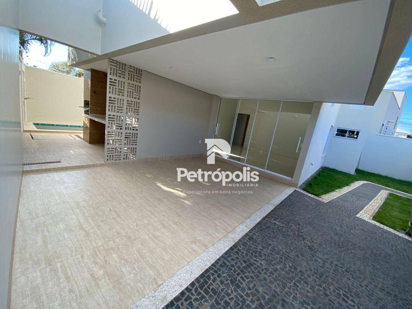 Casa à venda com 3 quartos, 102m² - Foto 1