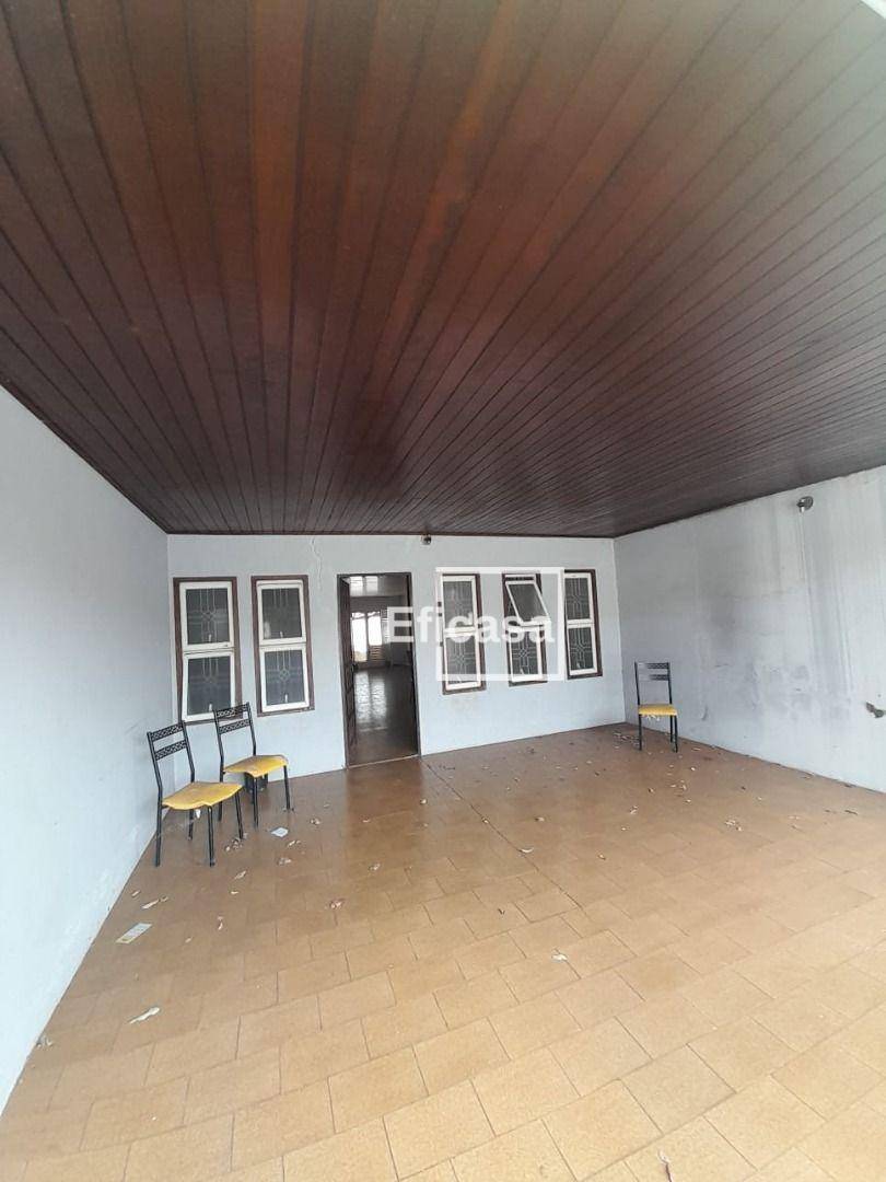 Casa à venda com 3 quartos, 180m² - Foto 4