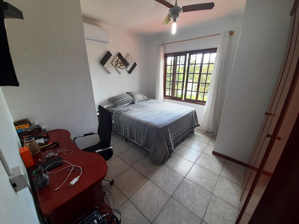 Casa à venda com 4 quartos, 350m² - Foto 2