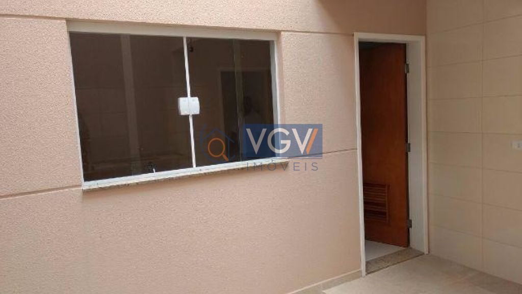 Casa à venda com 3 quartos, 120m² - Foto 1