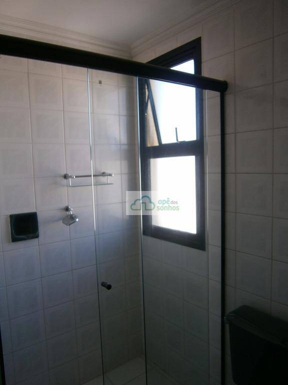 Apartamento para alugar com 2 quartos, 70m² - Foto 15