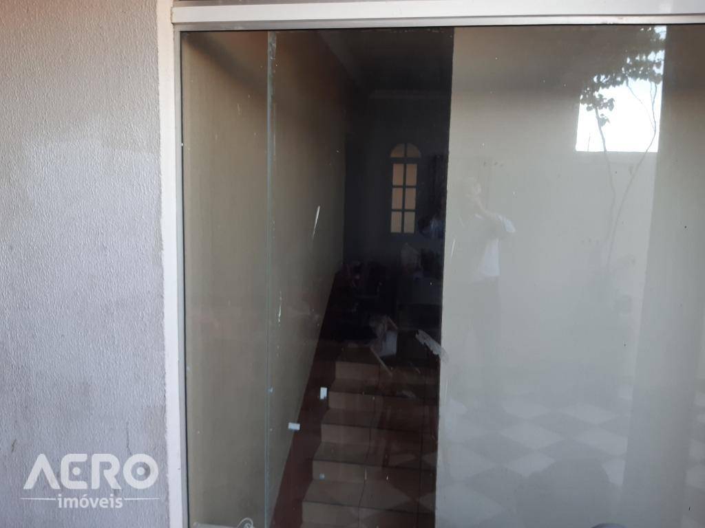 Casa à venda com 3 quartos, 297m² - Foto 14