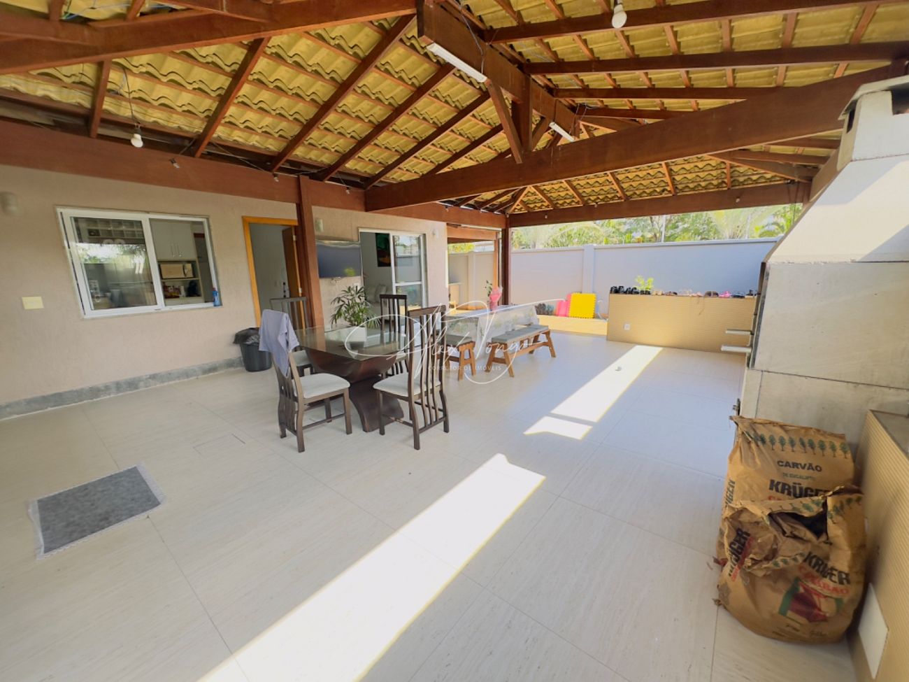 Casa de Condomínio à venda com 3 quartos, 135m² - Foto 4