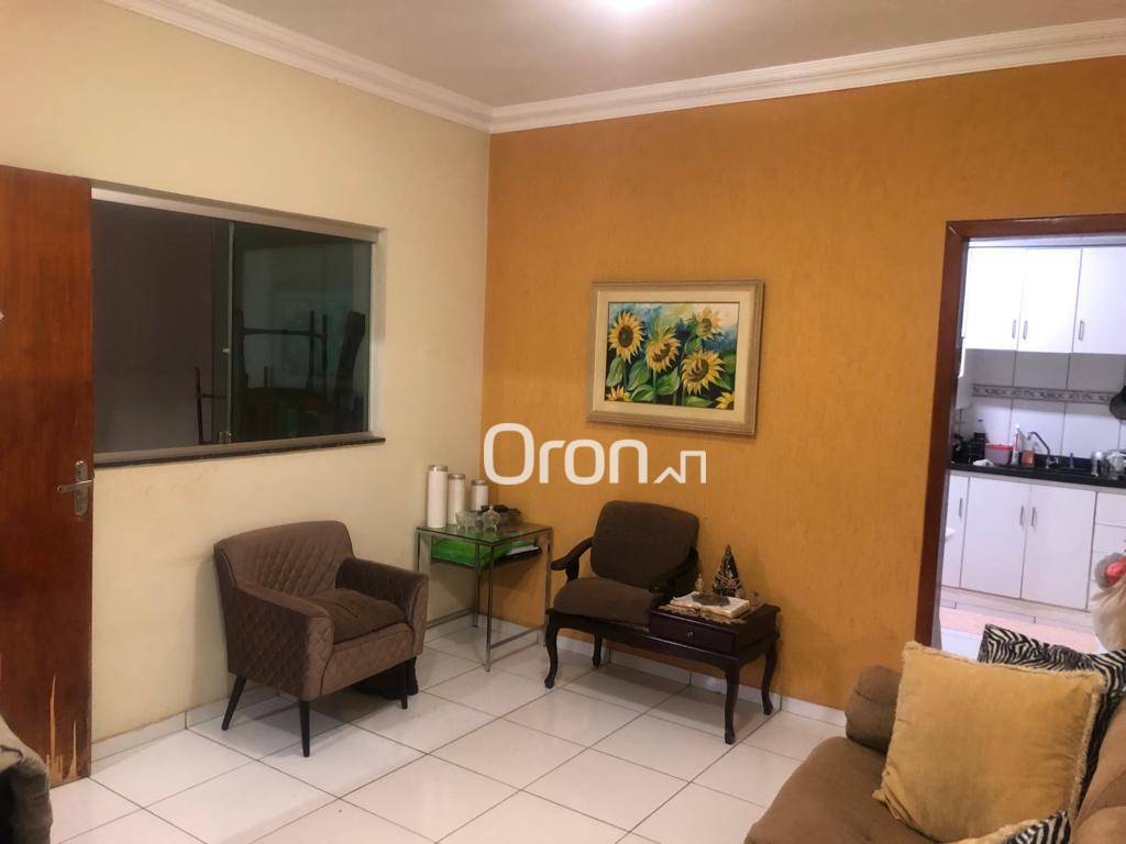 Casa à venda com 3 quartos, 110m² - Foto 1