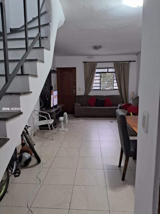 Sobrado à venda com 3 quartos, 120m² - Foto 2