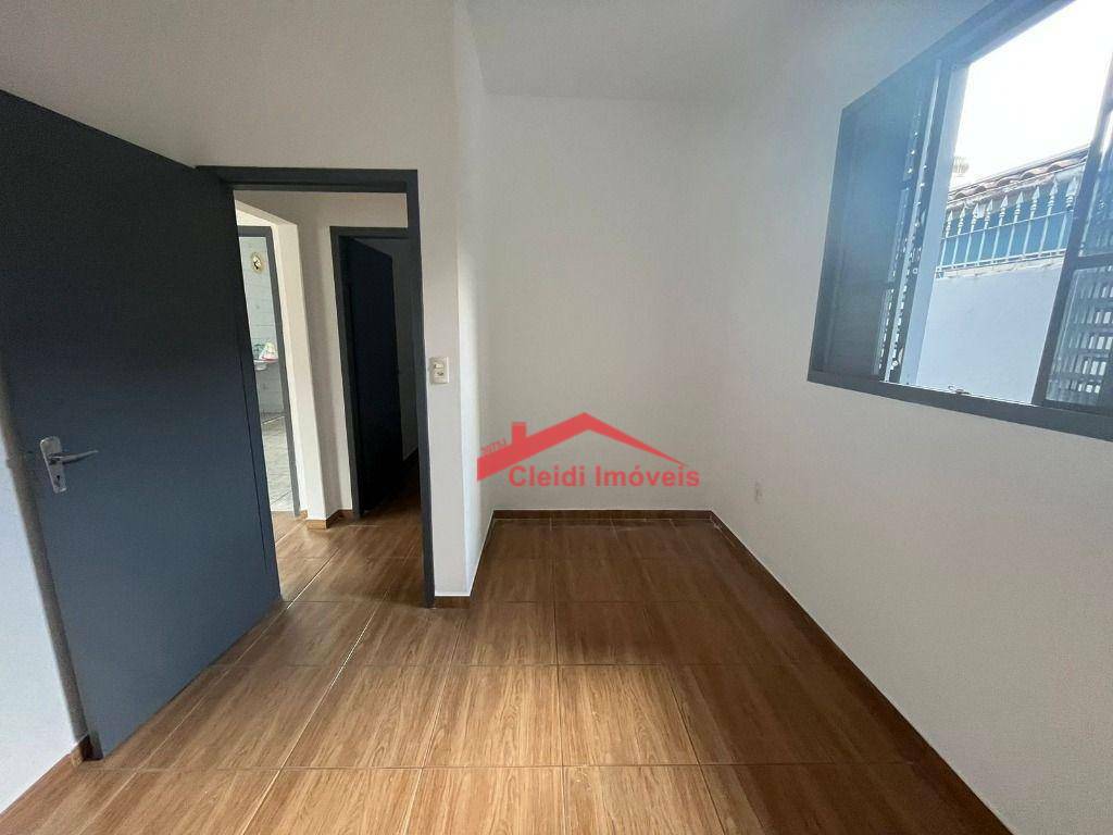 Casa para alugar com 3 quartos, 125m² - Foto 4