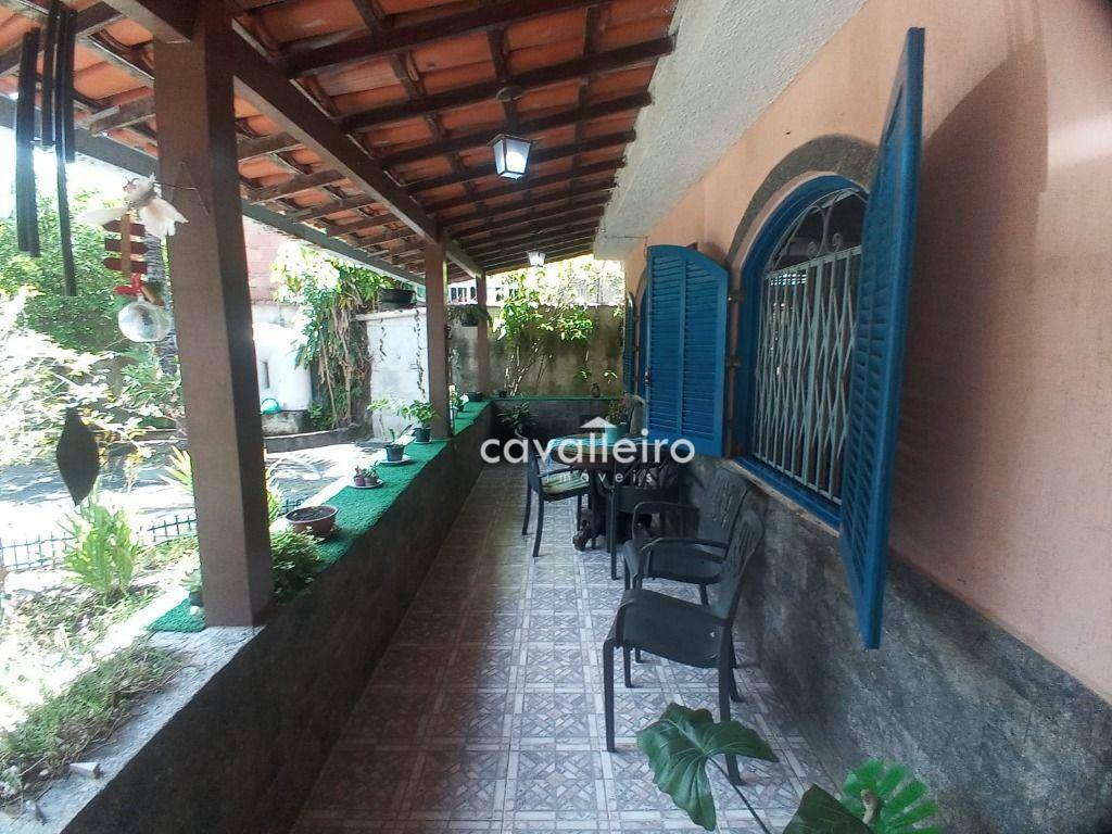 Casa à venda com 5 quartos, 226m² - Foto 4