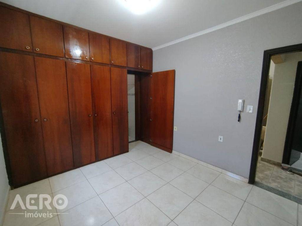 Casa para alugar com 2 quartos, 150m² - Foto 10