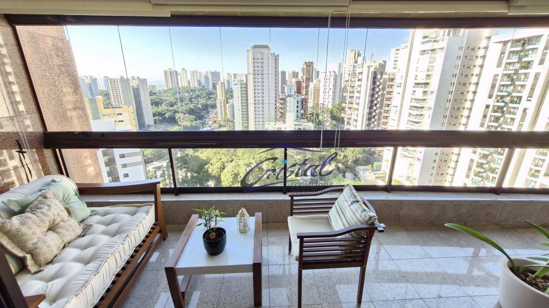 Apartamento à venda com 4 quartos, 226m² - Foto 2