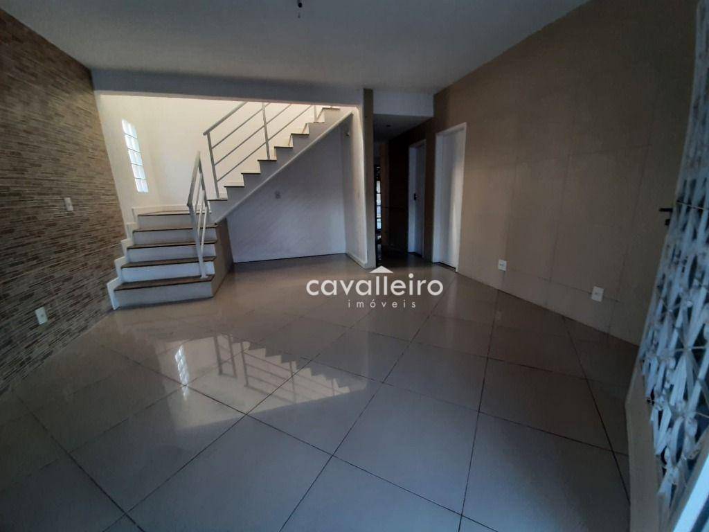 Casa à venda com 3 quartos, 240m² - Foto 3