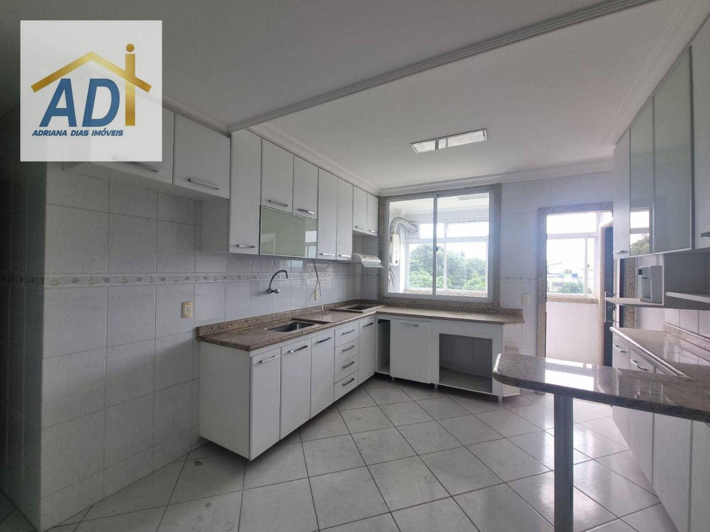 Apartamento à venda com 3 quartos, 145m² - Foto 9