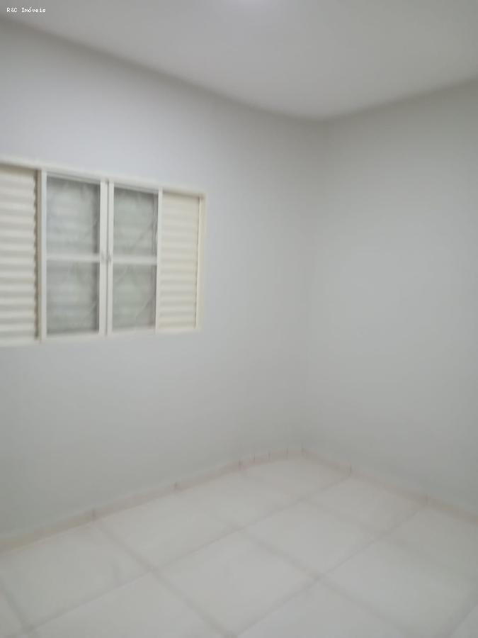 Casa para alugar com 2 quartos, 250m² - Foto 14