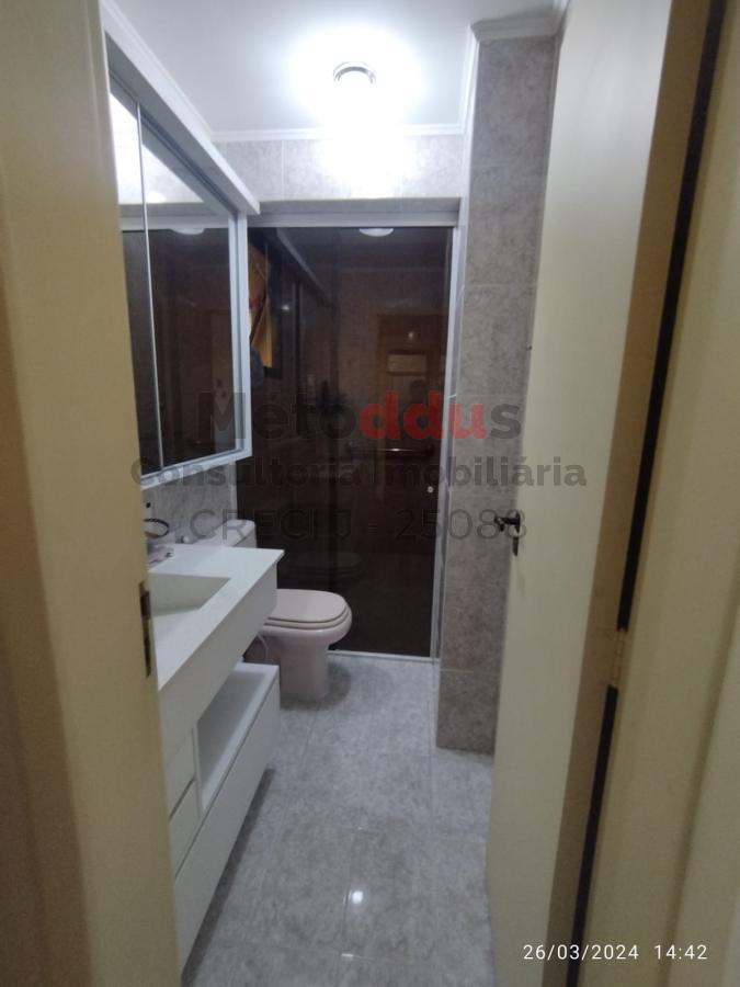 Apartamento à venda com 2 quartos, 80m² - Foto 28