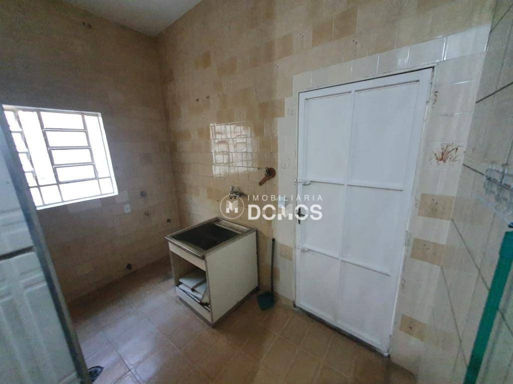 Casa à venda com 5 quartos, 300m² - Foto 20