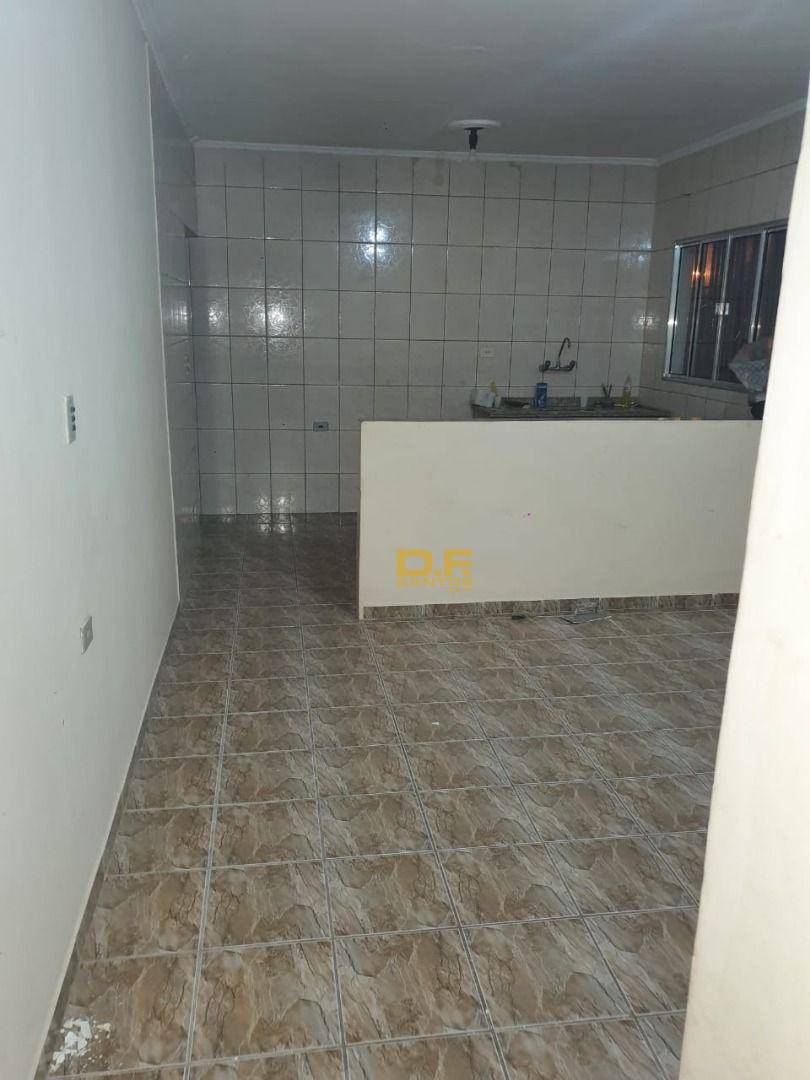 Casa à venda com 4 quartos, 300m² - Foto 5