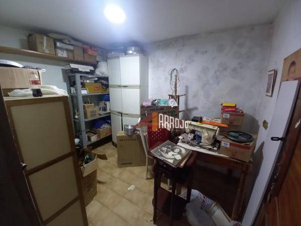 Casa à venda com 2 quartos, 90m² - Foto 10