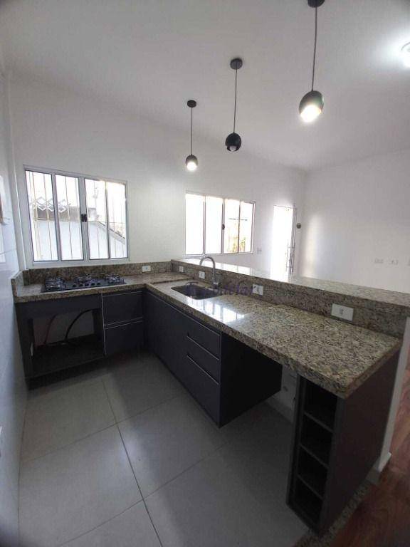 Casa à venda com 2 quartos, 140m² - Foto 1