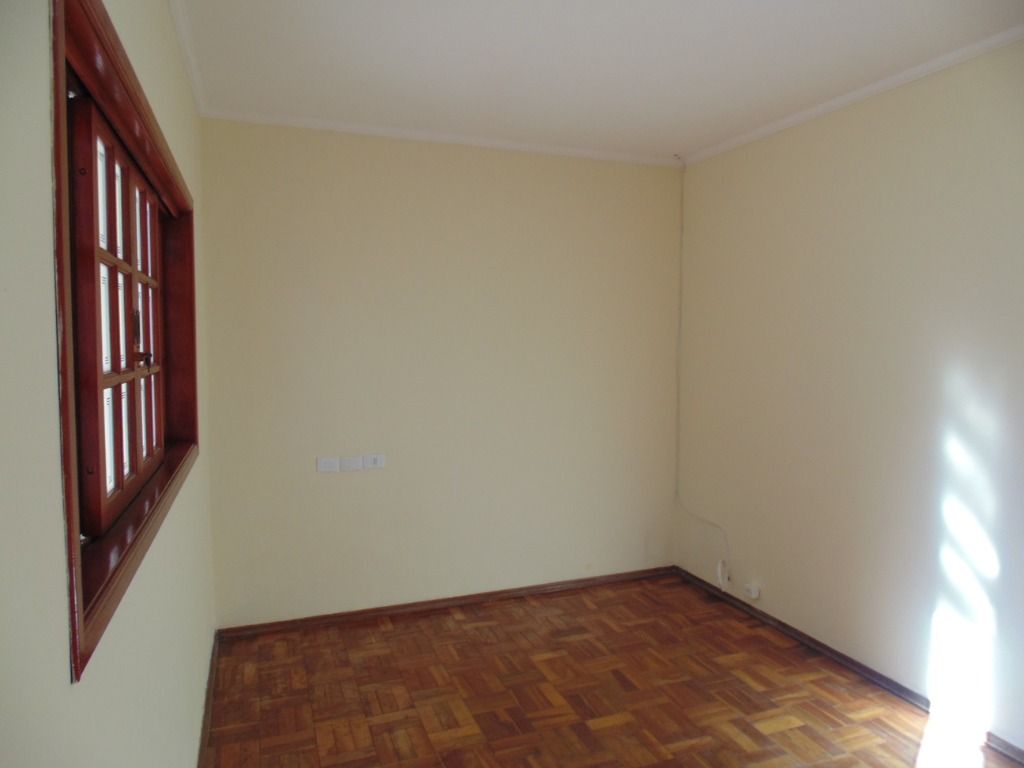 Casa à venda com 2 quartos, 60m² - Foto 4