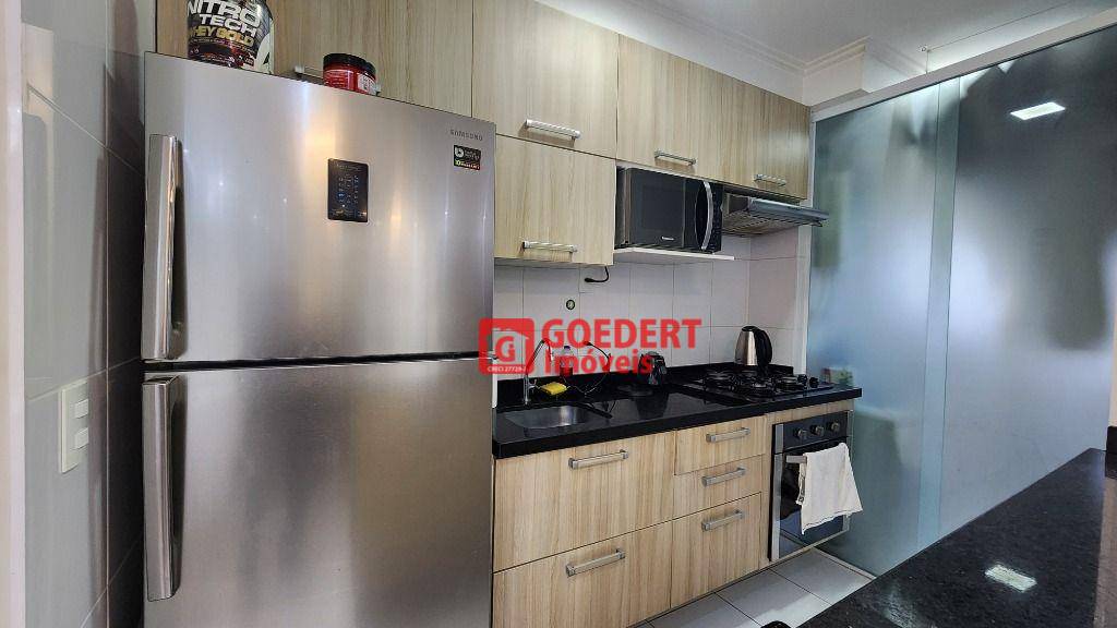 Apartamento à venda com 2 quartos, 68m² - Foto 4