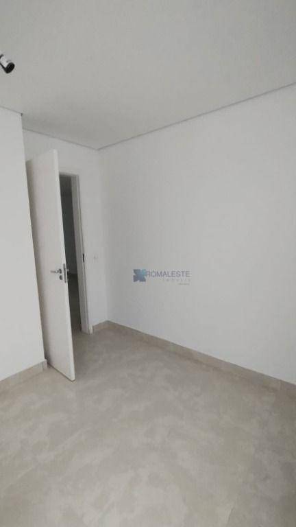 Apartamento à venda com 2 quartos, 40m² - Foto 13