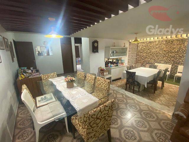 Casa à venda com 3 quartos, 300m² - Foto 20