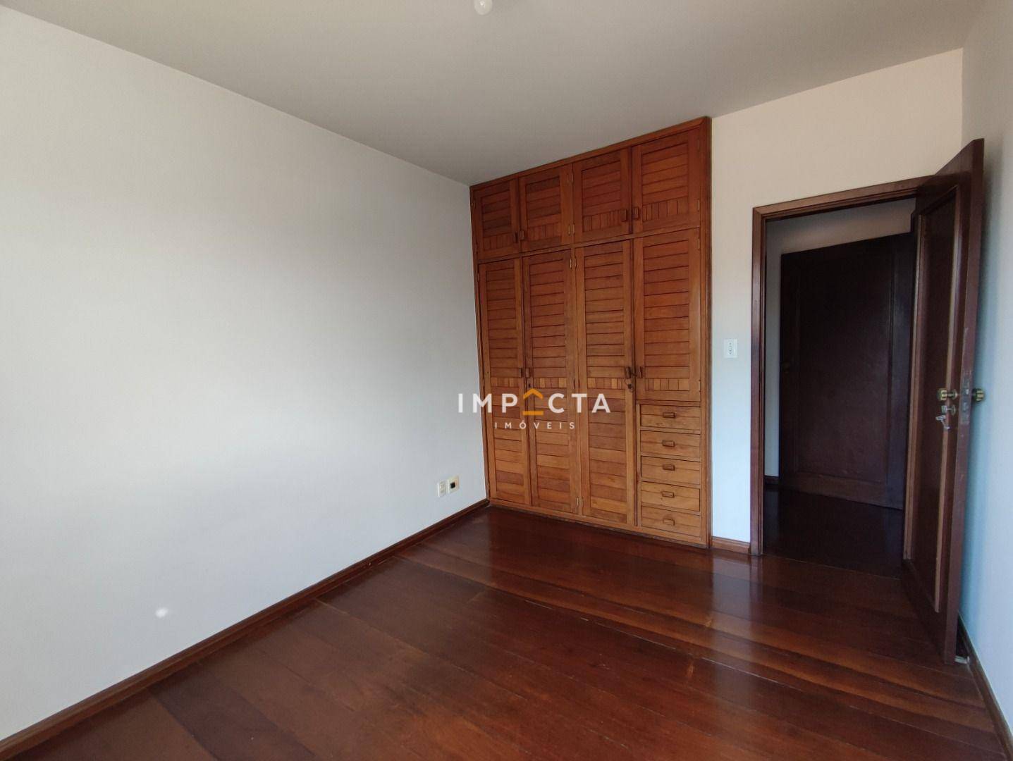 Apartamento à venda com 3 quartos, 180m² - Foto 35