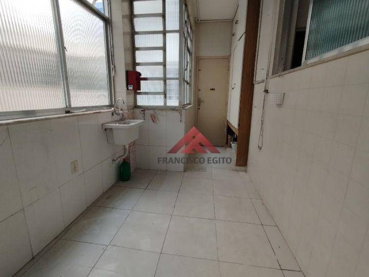 Apartamento à venda com 3 quartos, 130m² - Foto 23