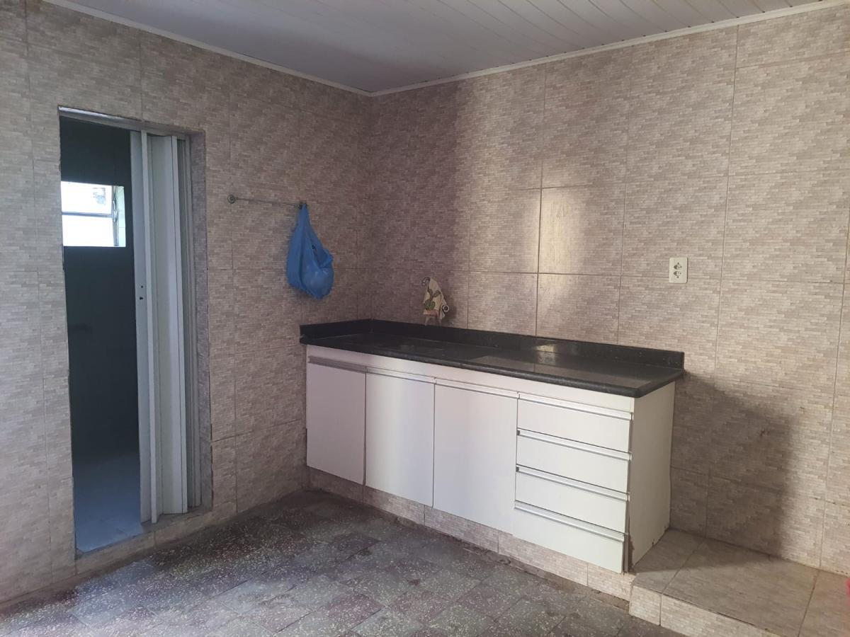 Casa para alugar com 4 quartos, 200m² - Foto 10