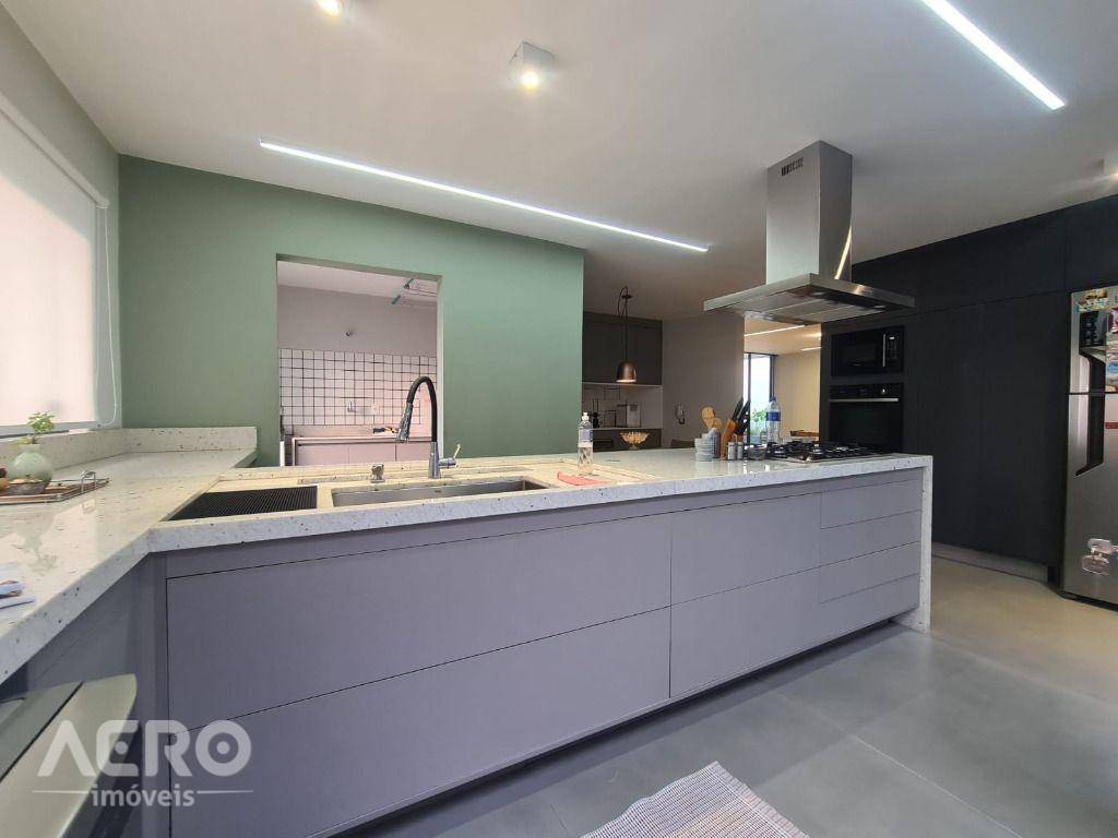 Casa à venda com 3 quartos, 252m² - Foto 17