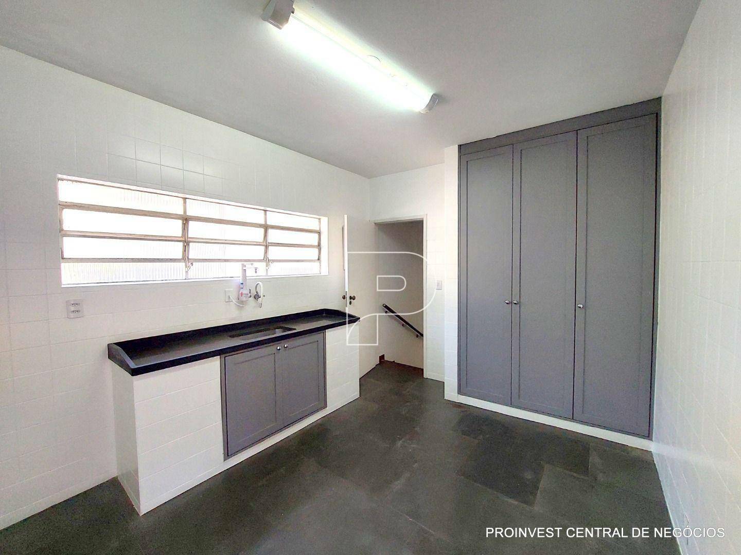 Casa de Condomínio para alugar com 3 quartos, 390m² - Foto 33