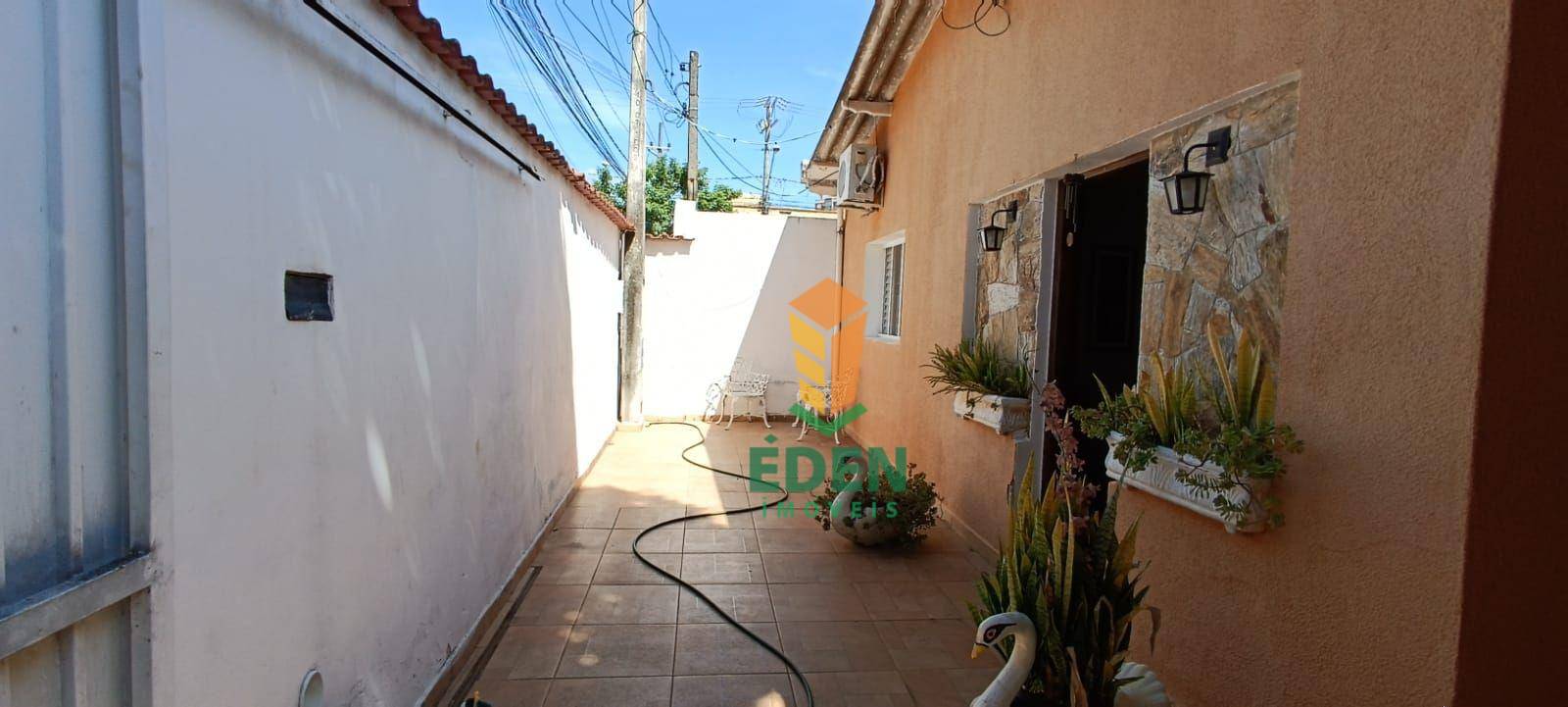 Casa à venda com 2 quartos, 171m² - Foto 2