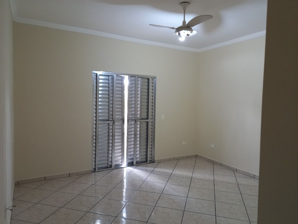 Sobrado à venda com 4 quartos, 222m² - Foto 3