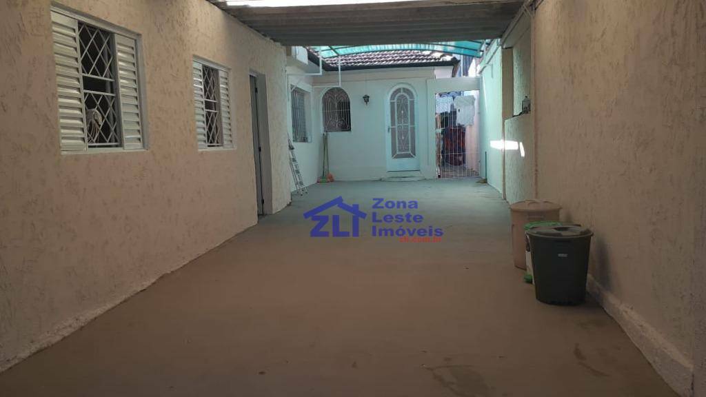 Casa à venda com 4 quartos, 200m² - Foto 2